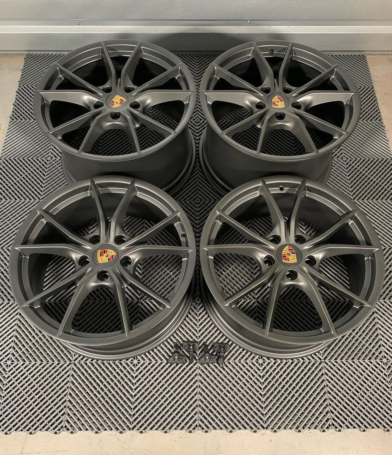 4 Original Audi Winter Wheels 235/65
