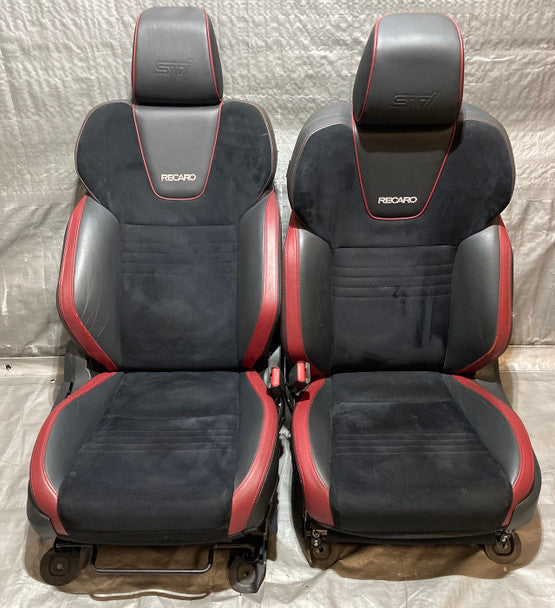 2008 Nissan 350Z Coupe Front Seats